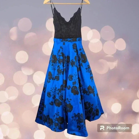 Windsor Floral Ball Gown 1/2 Black Blue Deep V Lace - Picture 1 of 11